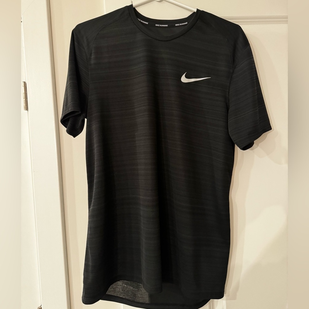 Men’s size M Nike dri-fit running shirt